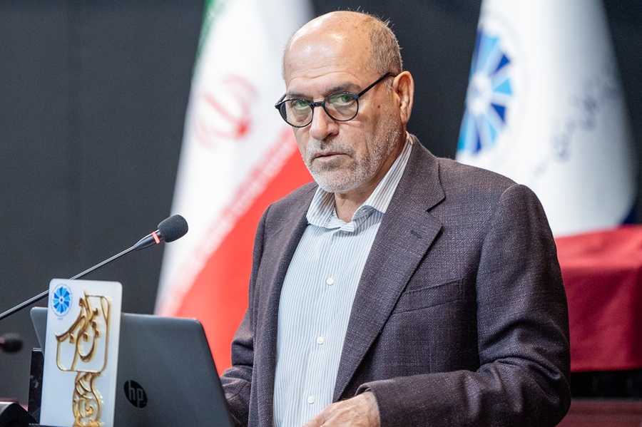 کشور گرفتار بحران‌های مختلف، از رکود تورمی تا تحریم‌هاست 